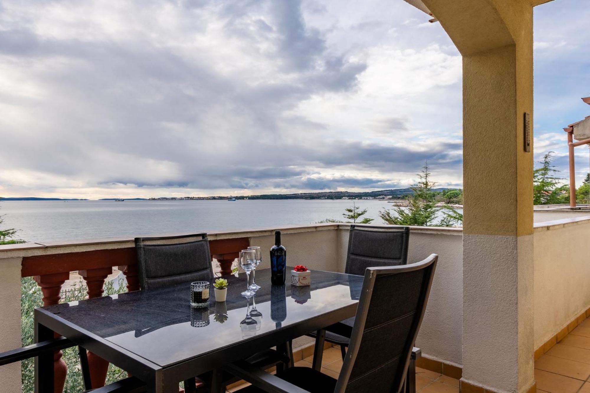 Apartments Strand Vir Exterior photo